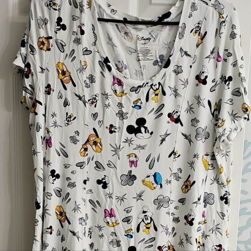 Disney Women's Multicolor Graphic Tee